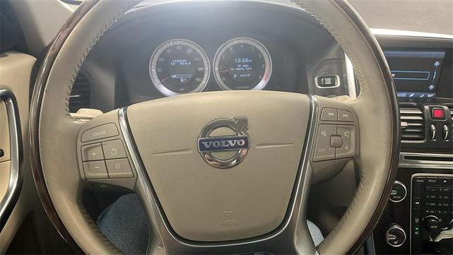 Photo of 2013 Flaminco Red Metallic Volvo XC60