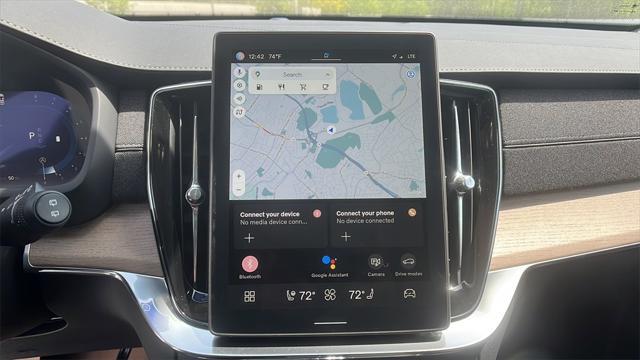 Photo of 2025 Mulberry Volvo XC90