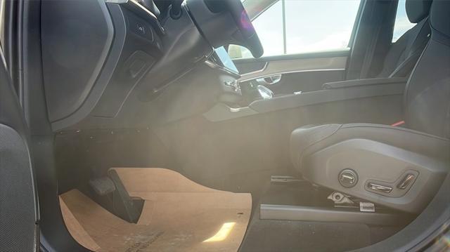 Photo of 2025 Mulberry Volvo XC90