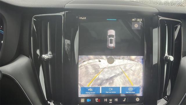 Photo of 2025 Onyx Black Volvo XC60