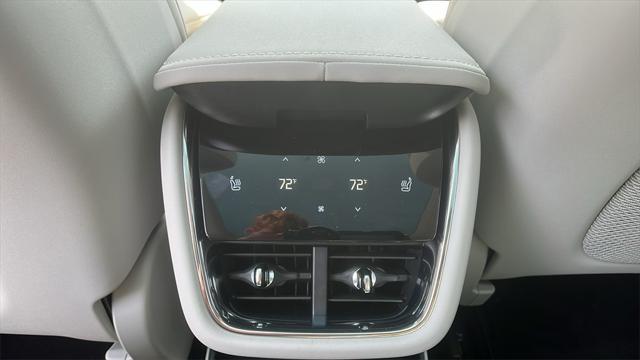 Photo of 2025 Onyx Black Volvo EX90