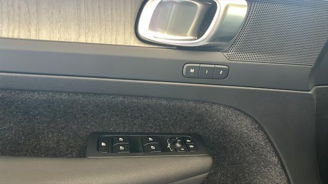 Photo of 2025 Grey Volvo XC40