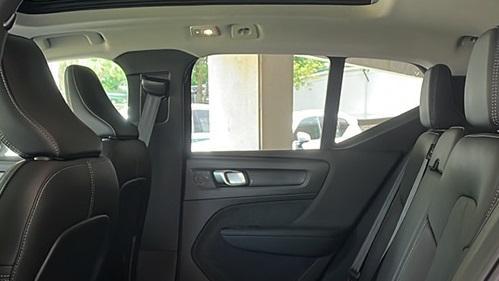 Photo of 2025 Grey Volvo XC40