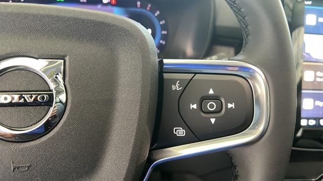 Photo of 2025 Grey Volvo XC40