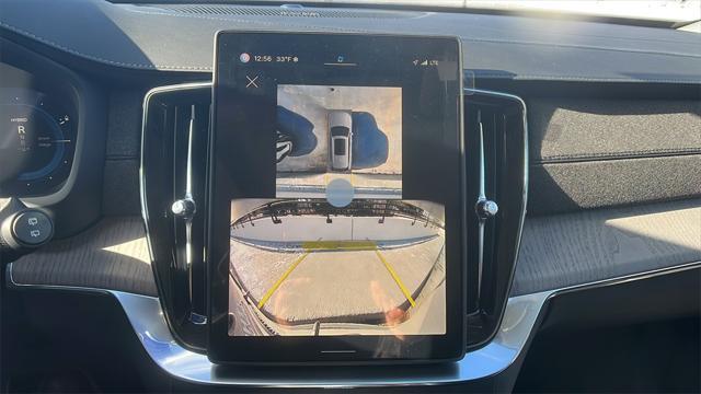 Photo of 2025 Crystal White Pearl Volvo XC90 Plug-In Hybrid