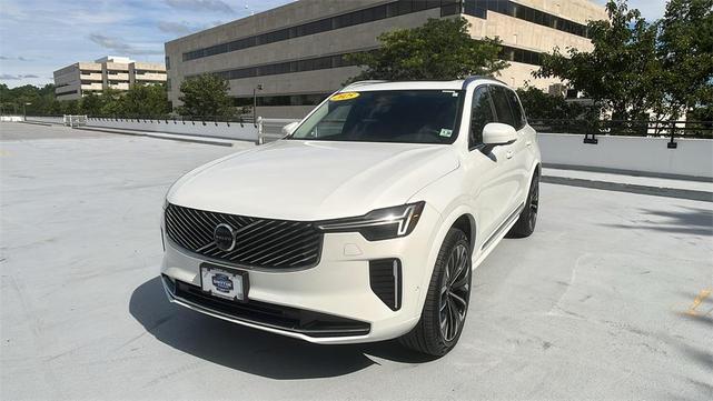 Photo of 2025 Crystal White Metallic Volvo XC90