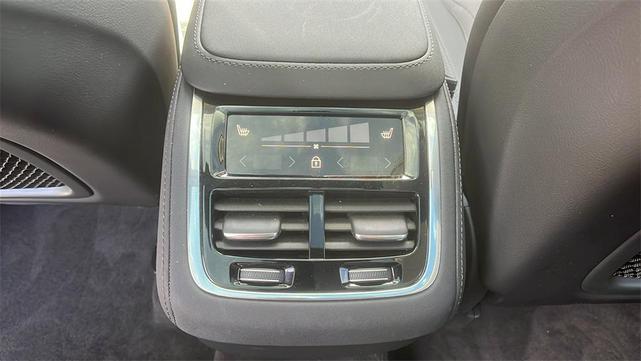 Photo of 2025 Crystal White Metallic Volvo XC90