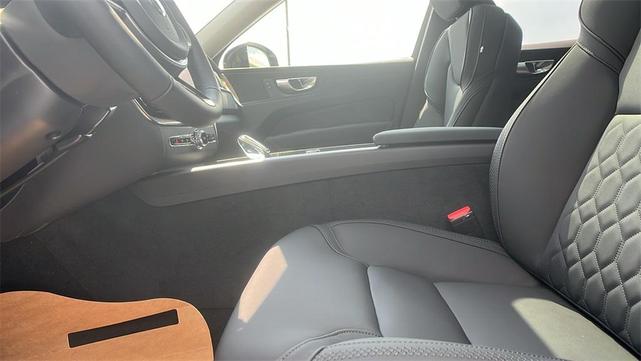 Photo of 2026 Aurora Blue Volvo XC60