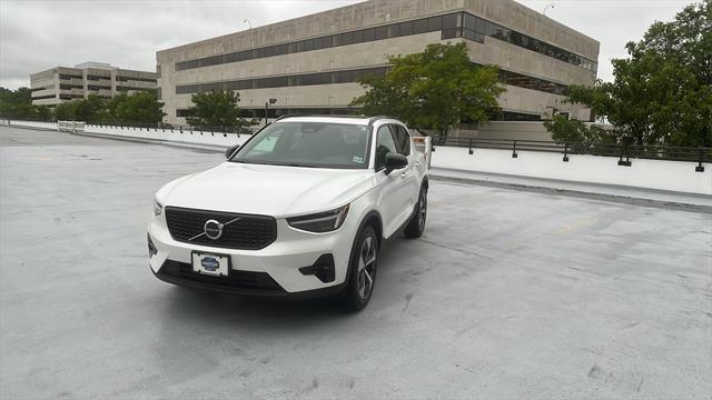2025 Volvo XC40