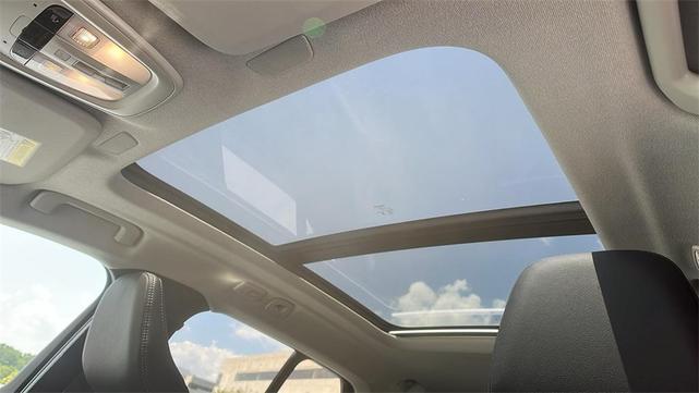Photo of 2026 Crystal White Volvo XC40