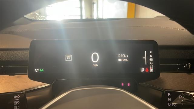 Photo of 2025 Sand Dune Volvo EX90