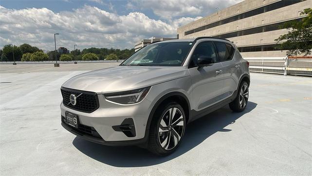 2025 Volvo XC40