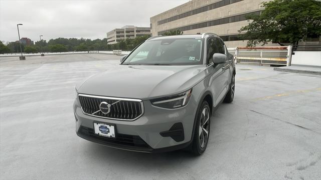 2025 Volvo XC40