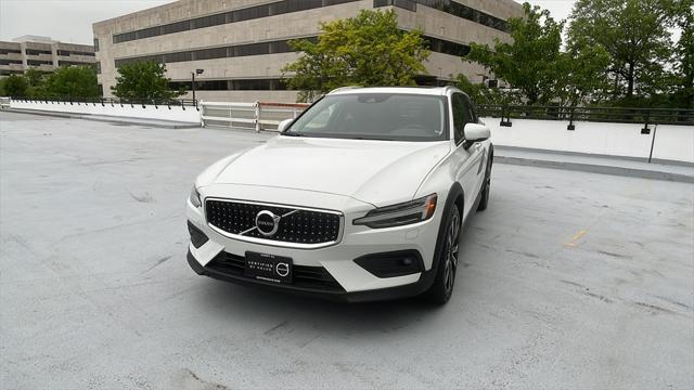 2022 Volvo V60 Cross Country