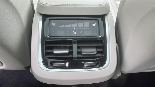 Photo of 2024 Crystal White Metallic Volvo XC90 Recharge Plug-In Hybrid