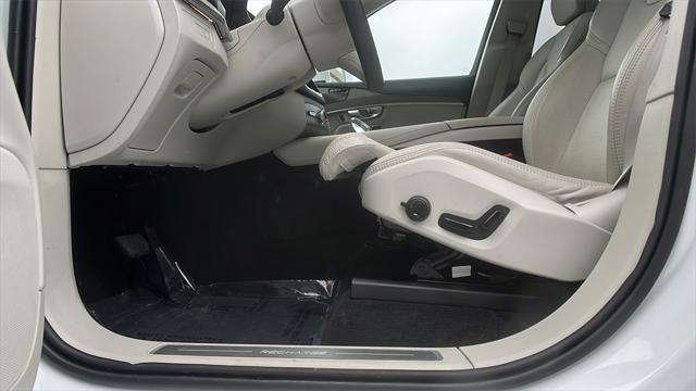 Photo of 2024 Crystal White Metallic Volvo XC90 Recharge Plug-In Hybrid