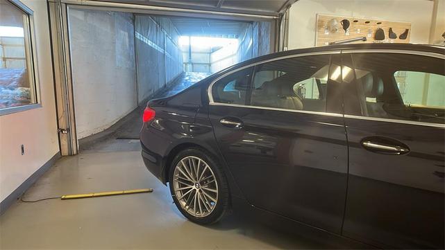 Photo of 2017 Imperial Blue Metallic BMW 530
