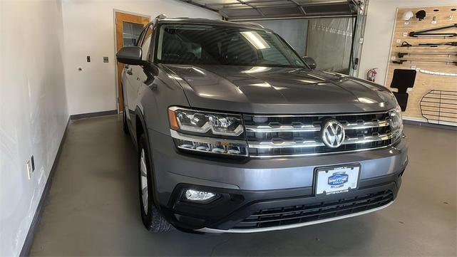 Photo of 2018 Platinum Gray Metallic Volkswagen Atlas