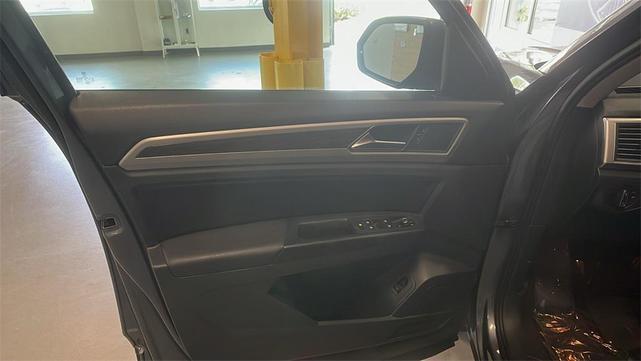 Photo of 2018 Platinum Gray Metallic Volkswagen Atlas