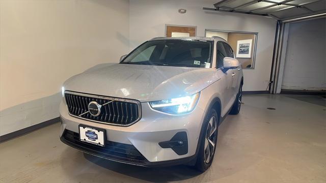 2025 Volvo XC40