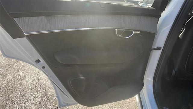 Photo of 2025 Crystal White Pearl Volvo XC90 Plug-In Hybrid