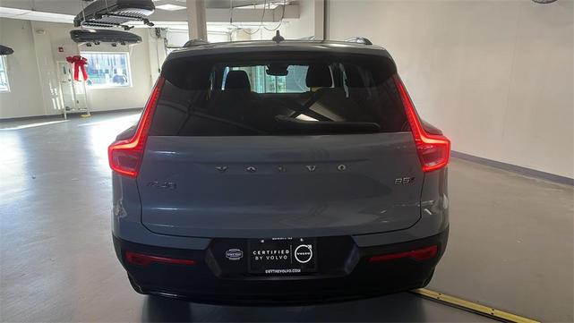 Photo of 2025 Grey Volvo XC40