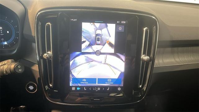 Photo of 2025 Grey Volvo XC40