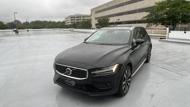 2023 Volvo V60 Cross Country