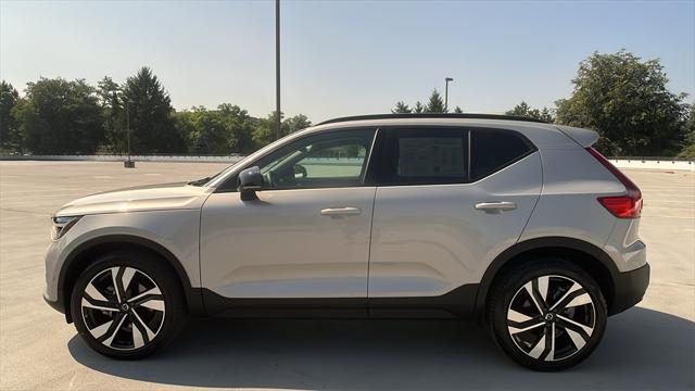 Photo of 2025 Silver Volvo XC40