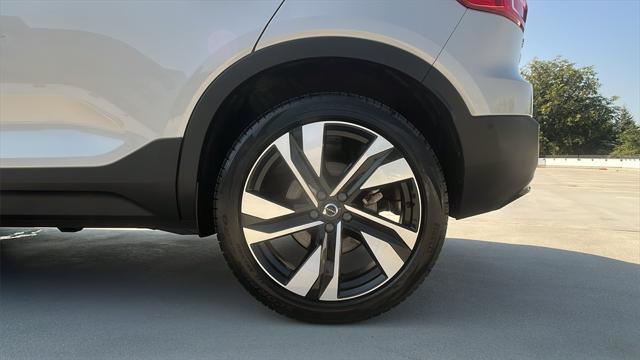 Photo of 2025 Silver Volvo XC40