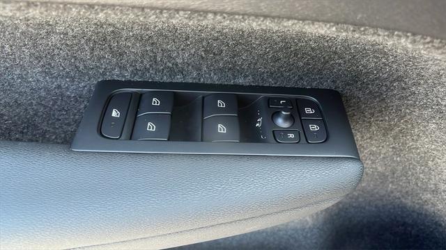 Photo of 2025 Silver Volvo XC40
