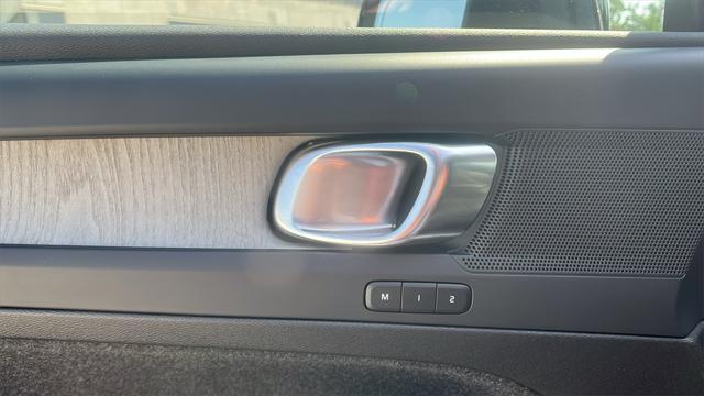 Photo of 2025 Silver Volvo XC40