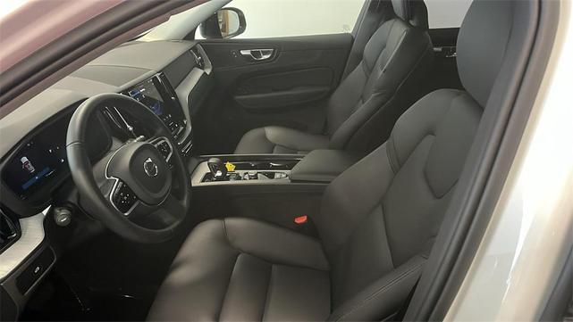 Photo of 2025 Crystal White Metallic Volvo XC60