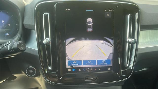 Photo of 2025 Onyx Black Volvo XC40