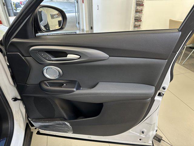 Photo of 2024 Alfa White Alfa Romeo Tonale