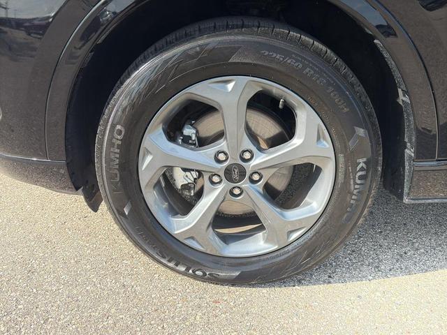 Photo of 2024 Agate Black Metallic Ford Escape