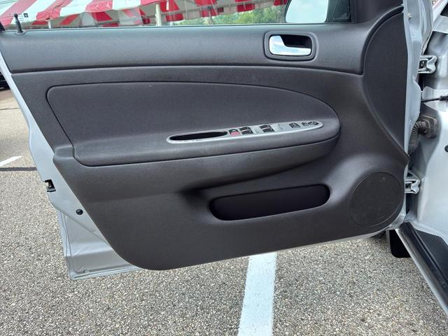 Photo of 2010 Silver Ice Metallic Chevrolet Cobalt