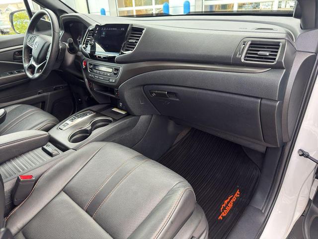 Photo of 2023 Sonic Gray Pearl Honda Passport