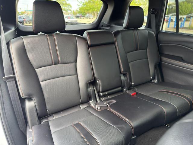 Photo of 2023 Sonic Gray Pearl Honda Passport