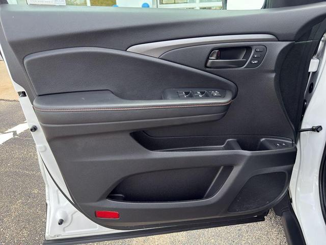 Photo of 2023 Sonic Gray Pearl Honda Passport