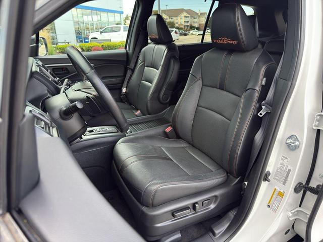 Photo of 2023 Sonic Gray Pearl Honda Passport