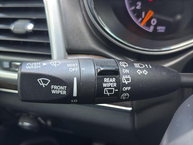 Photo of 2020 Ivory 3-Coat Jeep Grand Cherokee