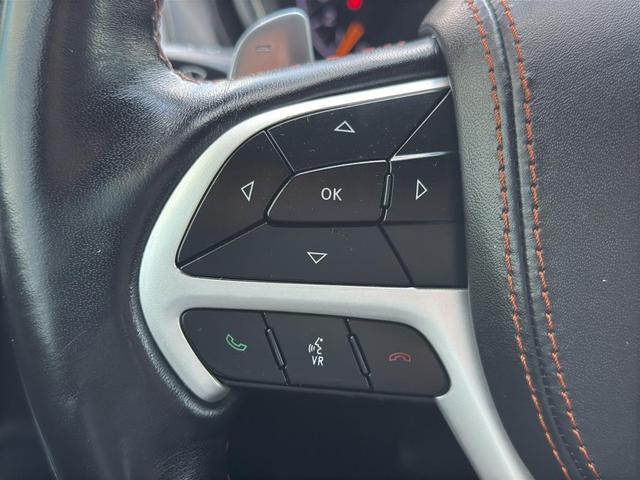 Photo of 2020 Ivory 3-Coat Jeep Grand Cherokee