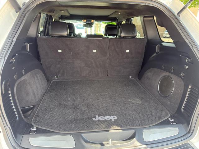 Photo of 2020 Ivory 3-Coat Jeep Grand Cherokee