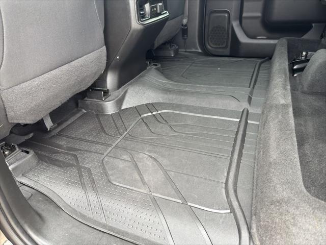 Photo of 2022 Black Chevrolet Silverado 1500