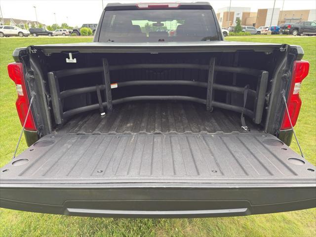 Photo of 2022 Black Chevrolet Silverado 1500