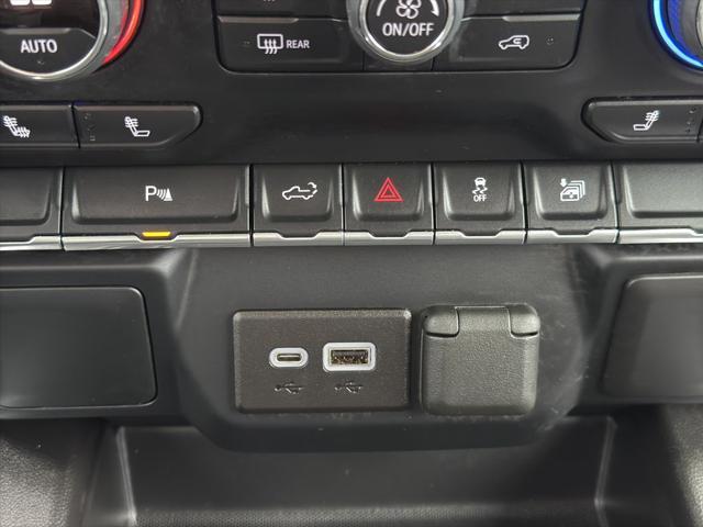 Photo of 2022 Black Chevrolet Silverado 1500