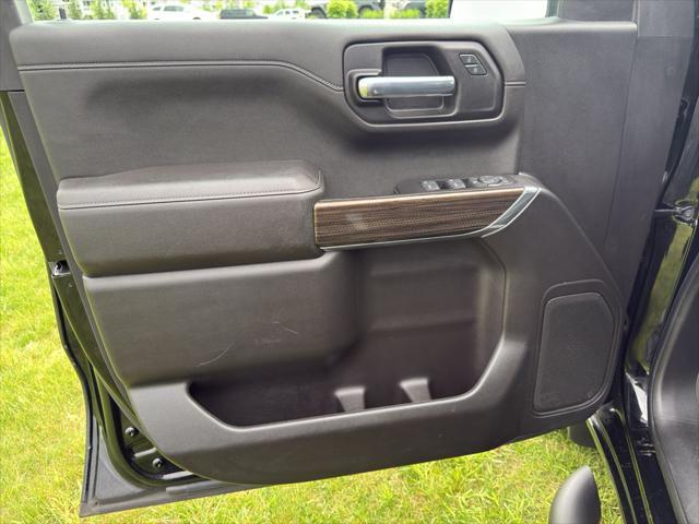 Photo of 2022 Black Chevrolet Silverado 1500