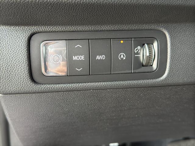 Photo of 2025 Radiant Red Tintcoat Chevrolet Traverse