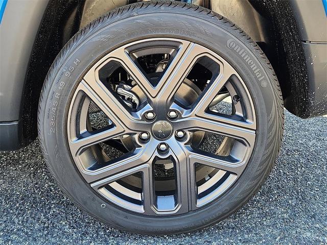 Photo of 2025 Hydro Blue Pearlcoat Jeep Compass